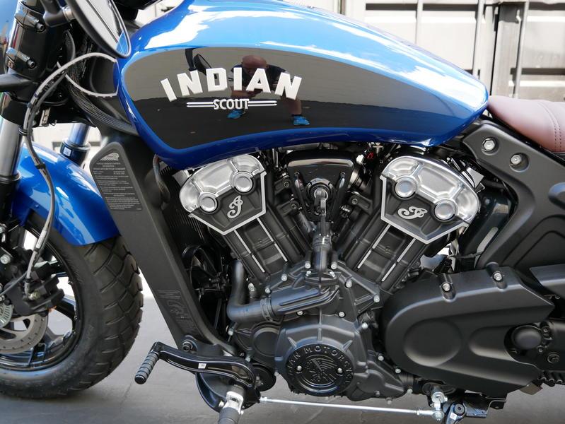 199-indianmotorcycle-scoutbobbericonseriesbrilliantblue-blackwetslide-2019-6197455