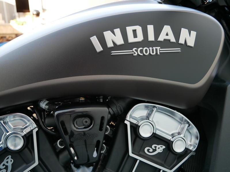 338-indianmotorcycle-scoutbobberabsbronzesmoke-2019-6560601